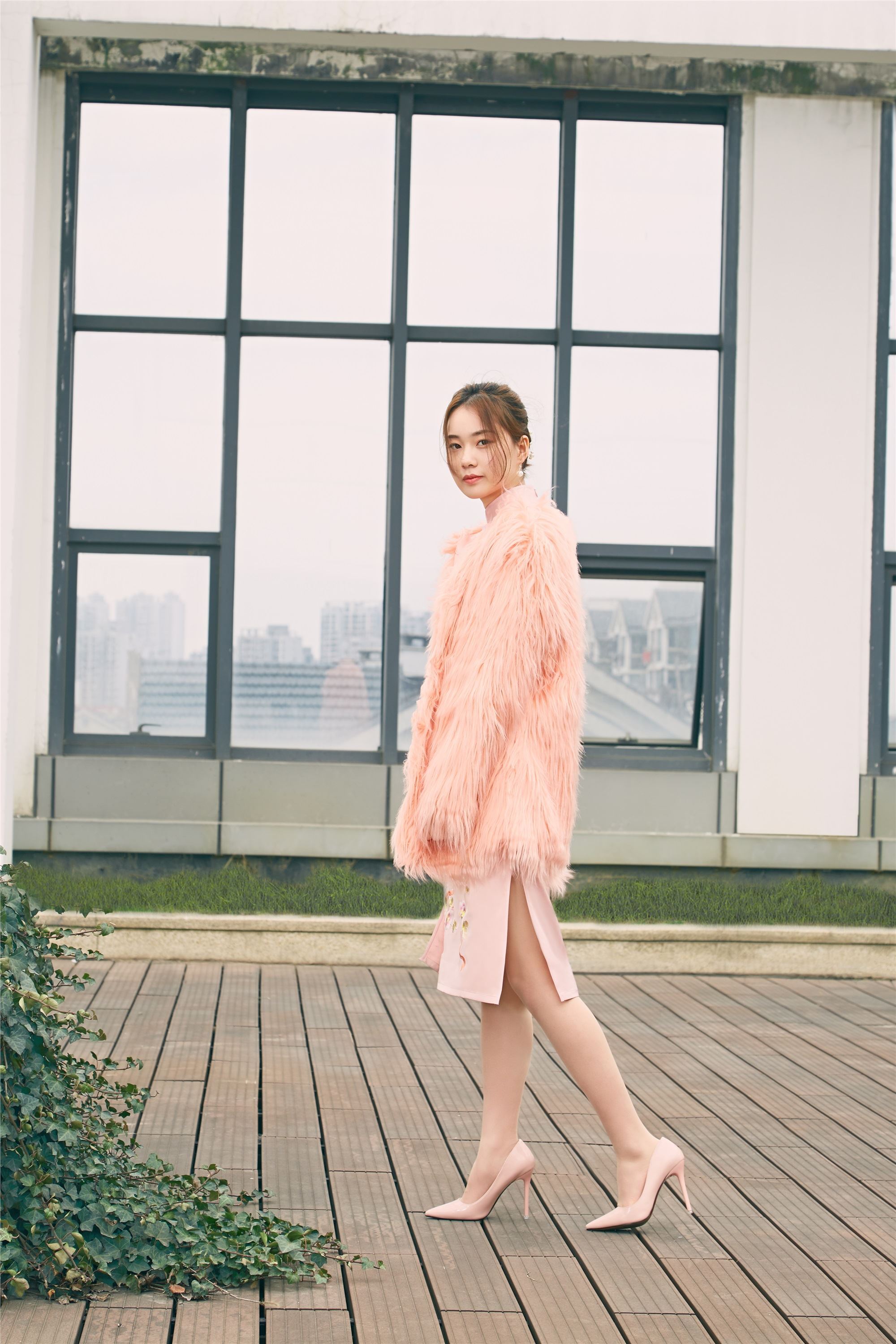 奈丝写真 NO.079 露露-捋捋被风吹乱的秀发